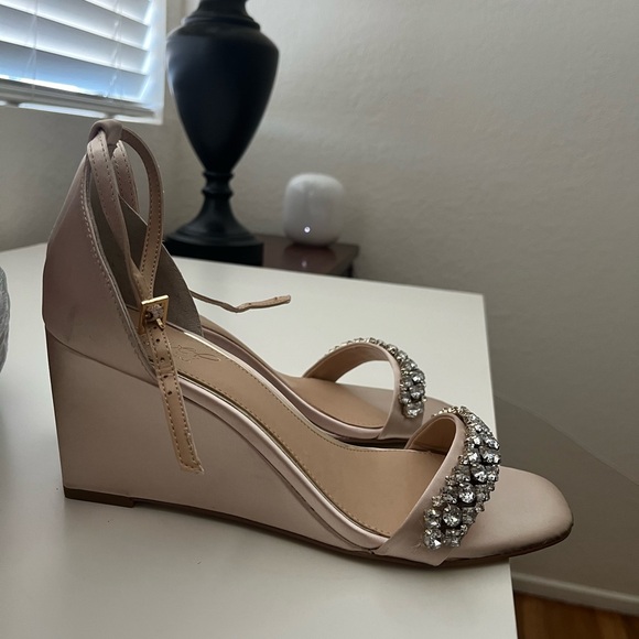 Jewel Badgley Mischka Blush Satin Heels with Crystal Embellishments - Picture 5 of 5